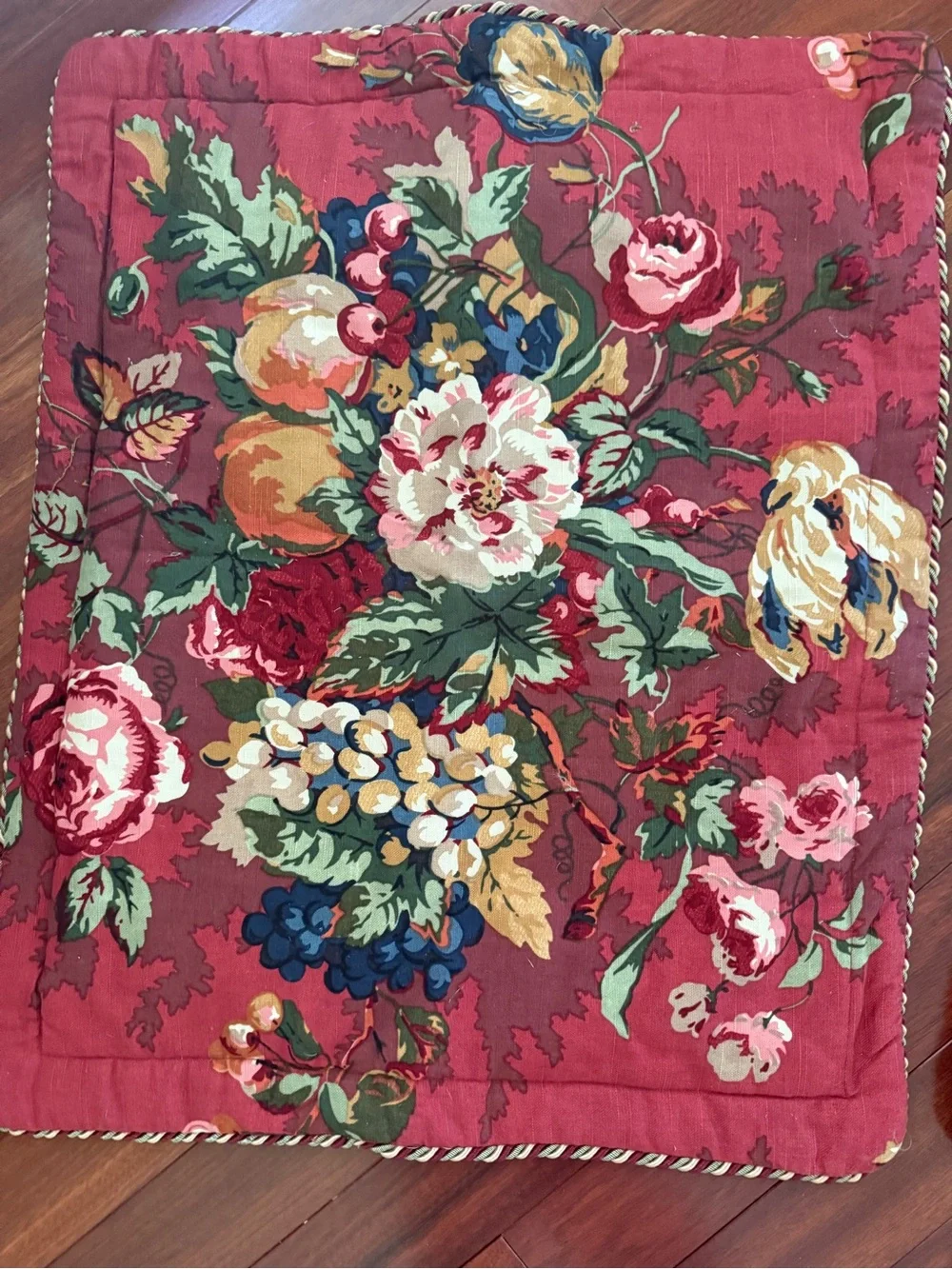 Noble Excellence Pillow Shams (2) Queensland Crimson Pattern 26x20 In